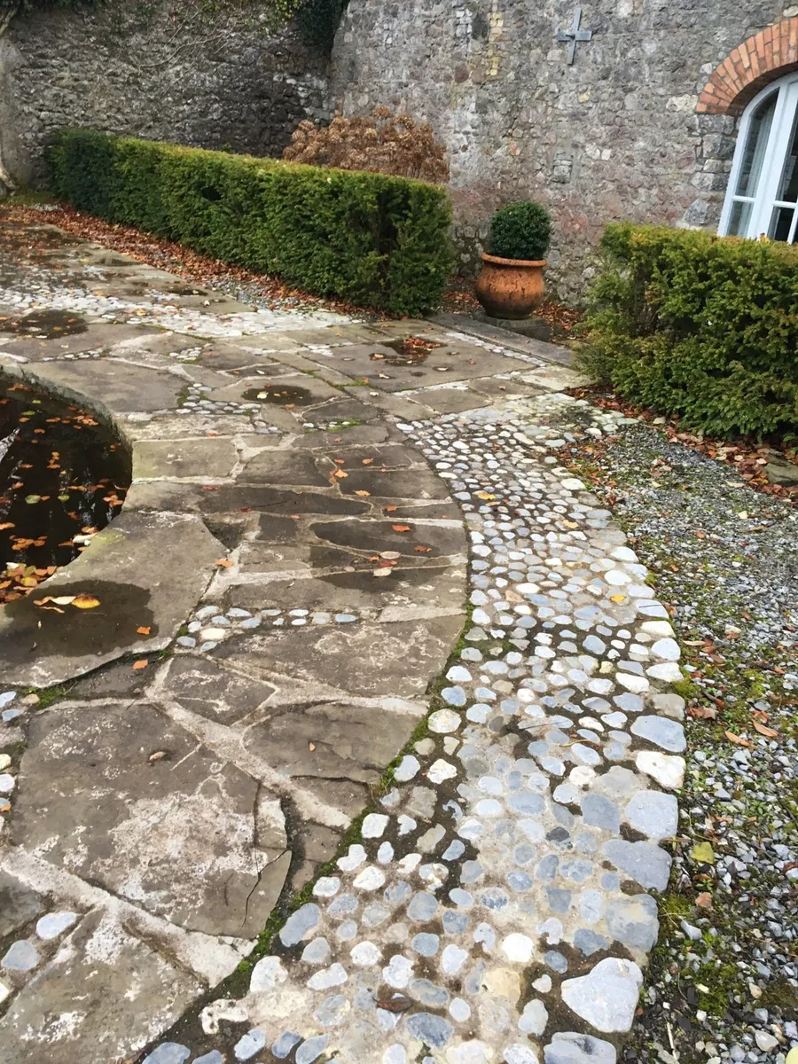 Old Galway Round Courtyard Cobblestone - Image 2