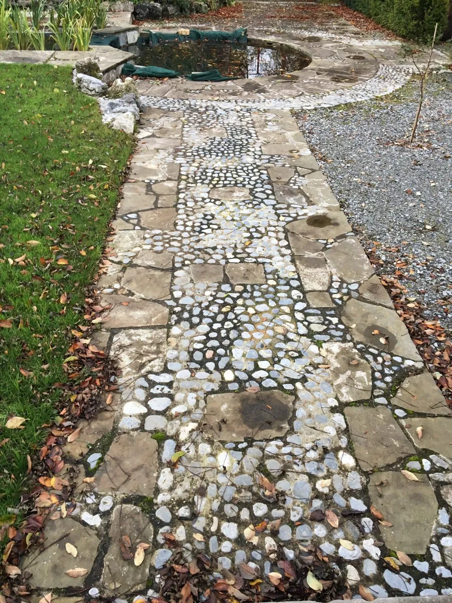 Old Galway Round Courtyard Cobblestone - Image 3