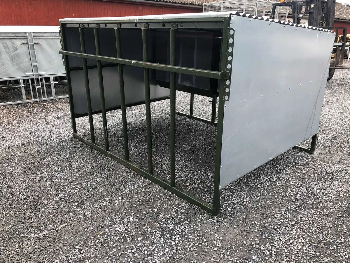 Calf Creep Feeder Paintied / Galvanised - Image 3