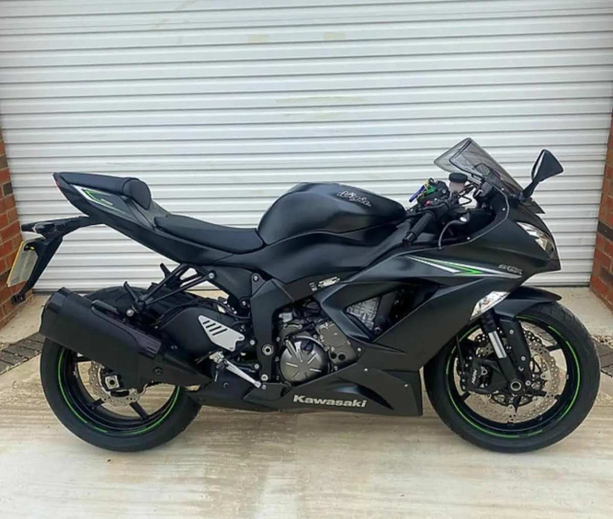 KAWASAKI ZX636 NINJA 375 MILES FROM NEW - Image 2