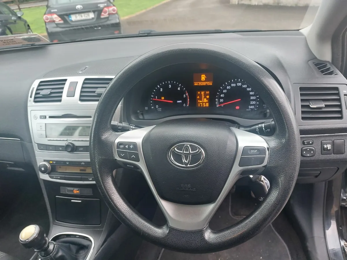 2014 Toyota Avensis - Image 2