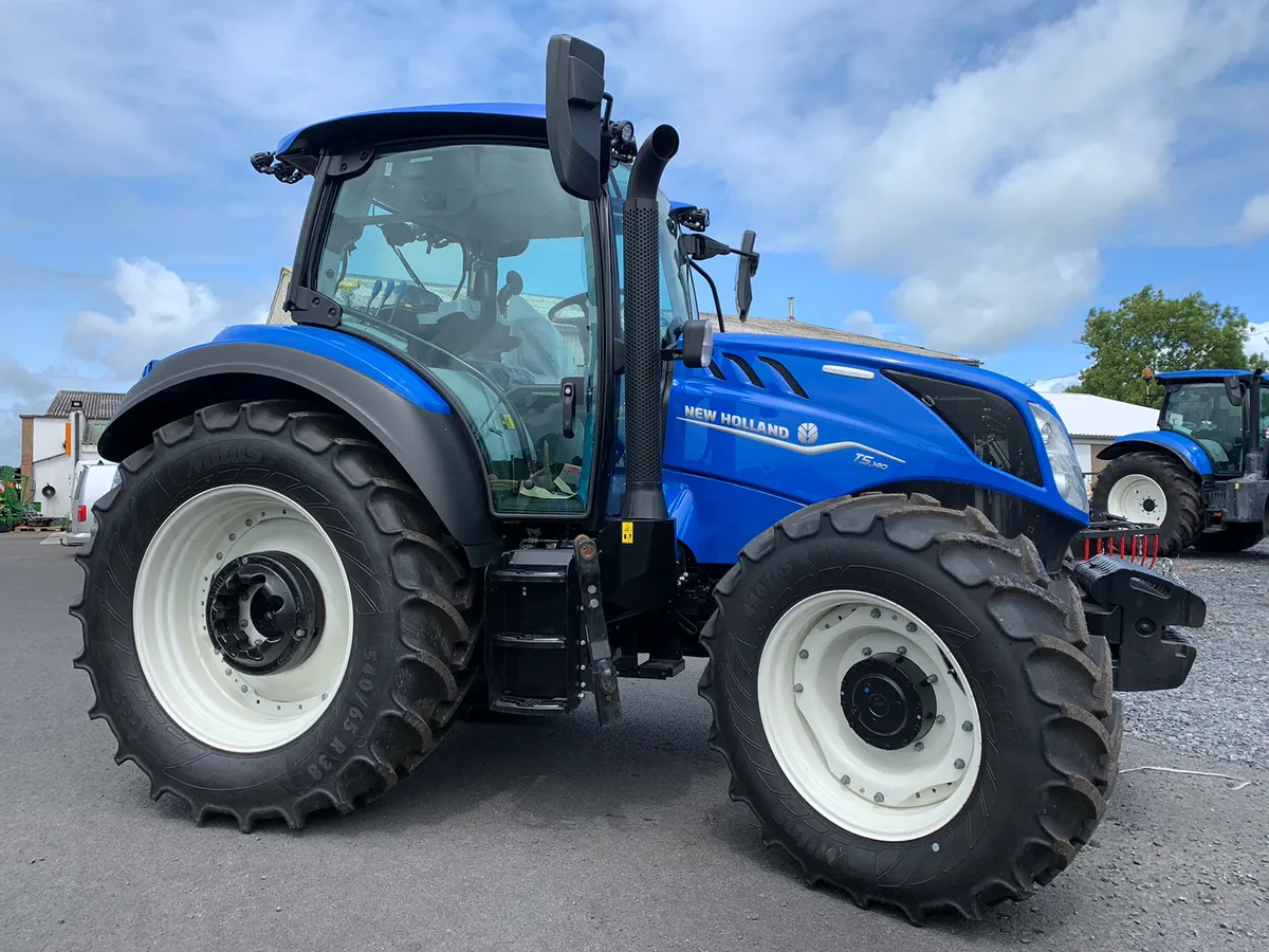 New Holland T5.140 Dynamic Command 40KPH