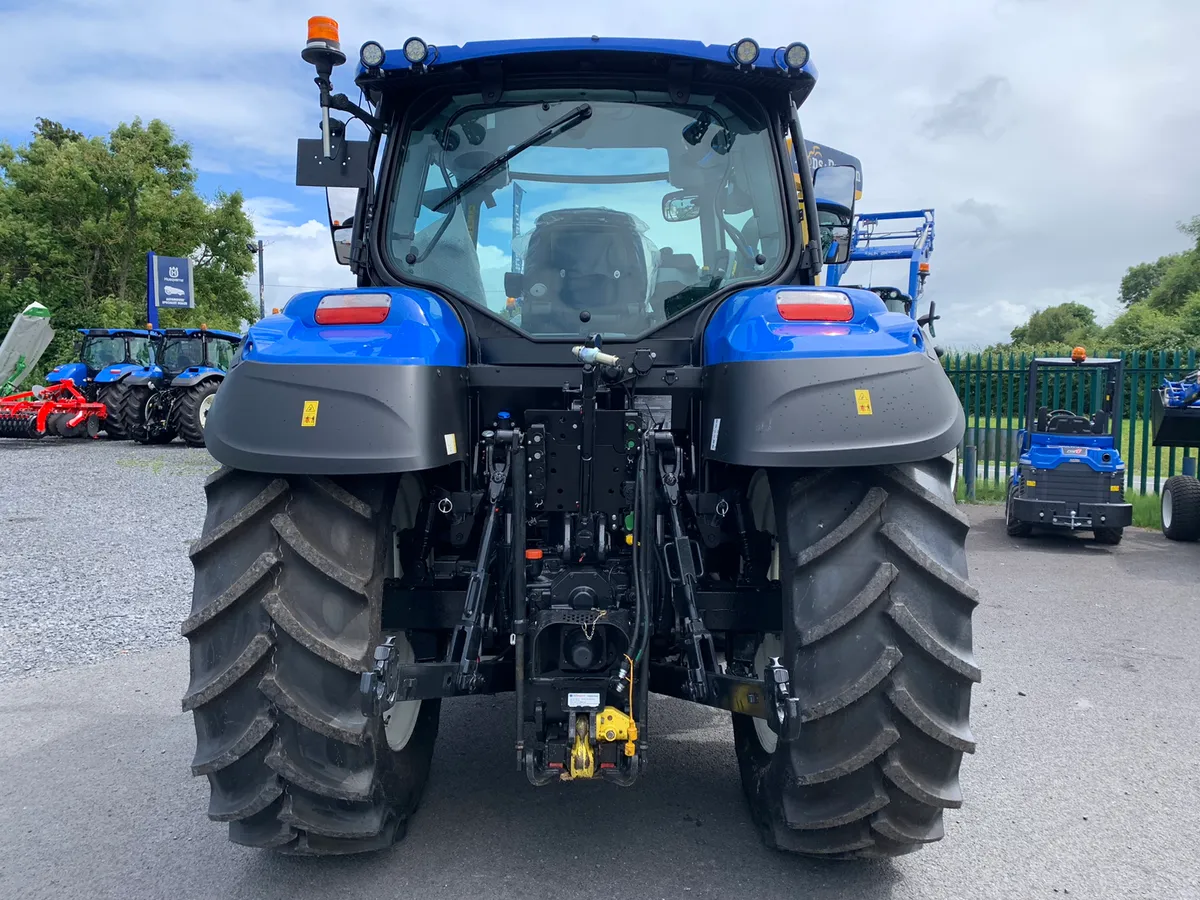 New Holland T5.140 Dynamic Command 40KPH - Image 3