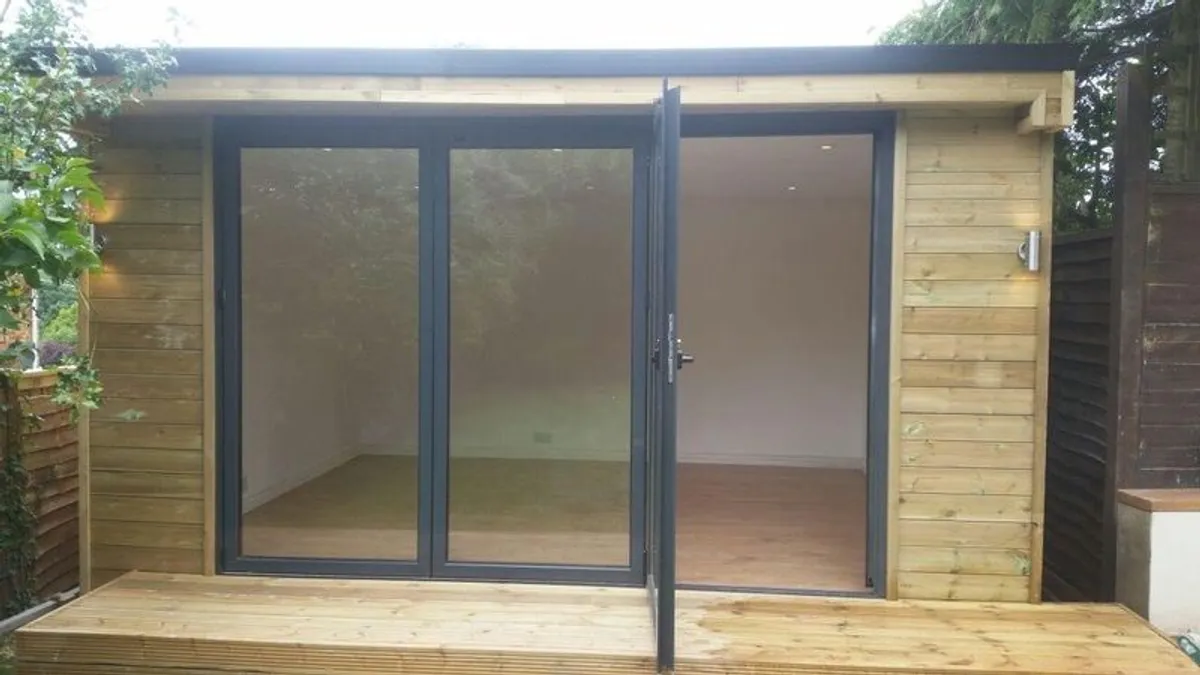 Aluminium bifold doors - Image 4