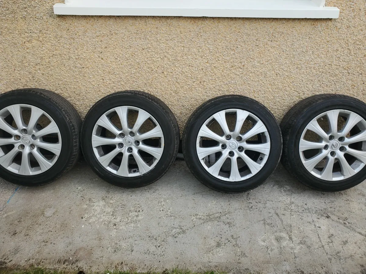 Lexus  17" alloy wheels with tyres 5x114.3