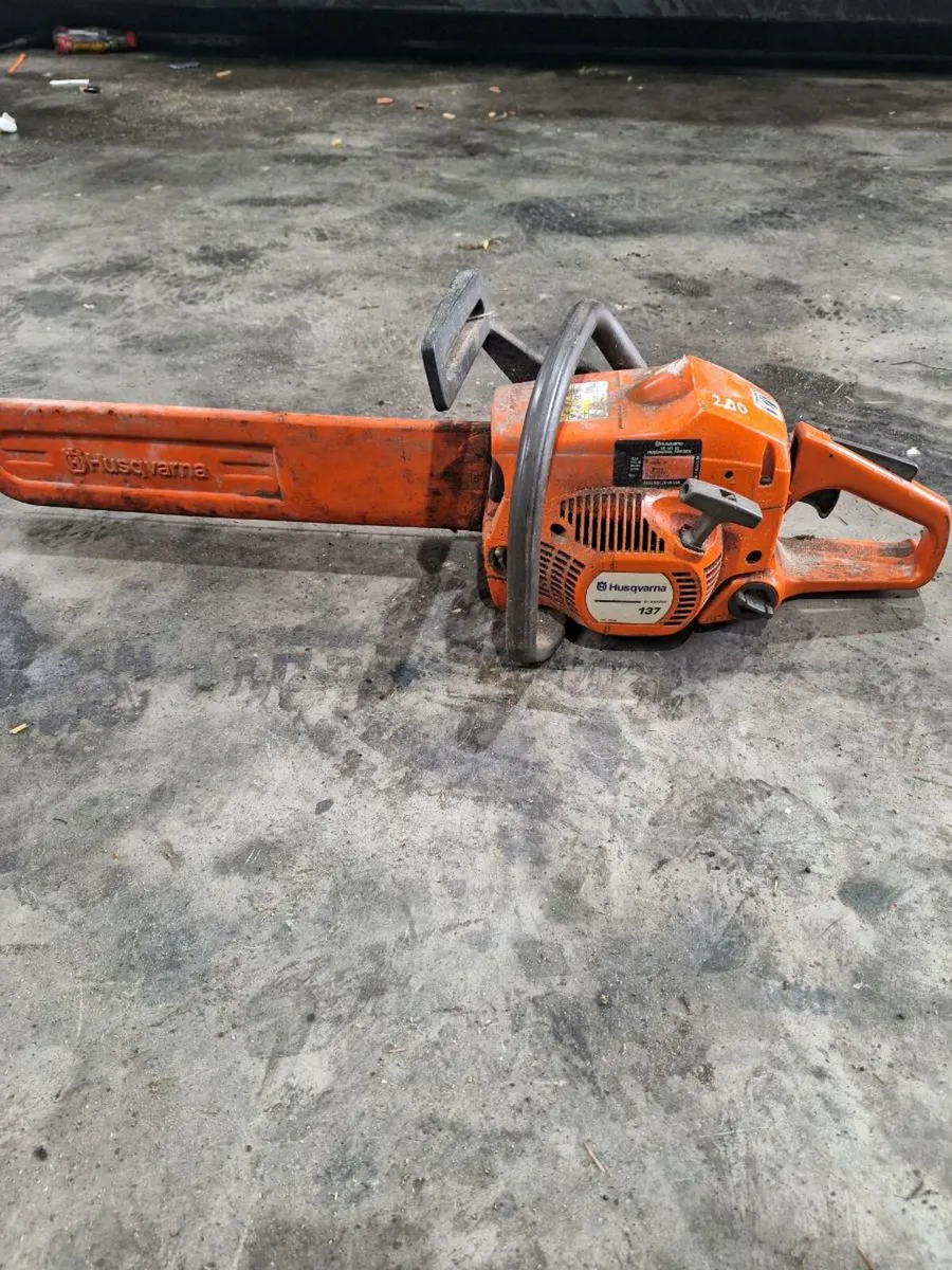 Husqvarna 137 chainsaw