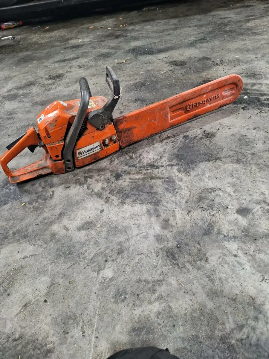 Husqvarna 137 chainsaw - Image 2