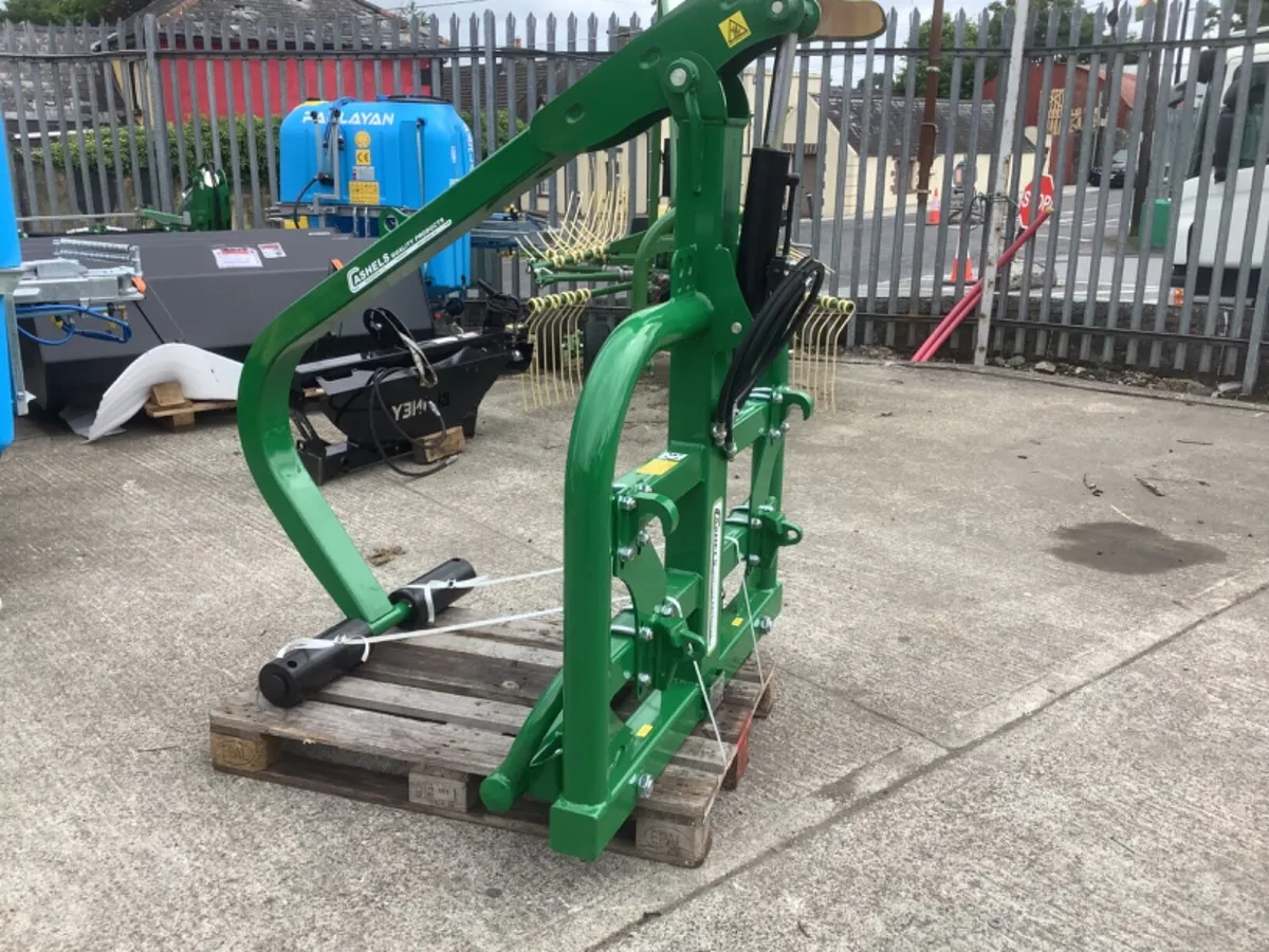 New Cashels “Elephant trunk” bale handler - Image 1