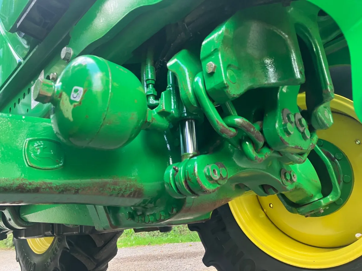 John Deere 6150M AQ TLS 2013 - Image 2