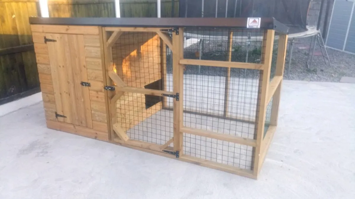8 x 4 x 4 Dog Run - Image 2
