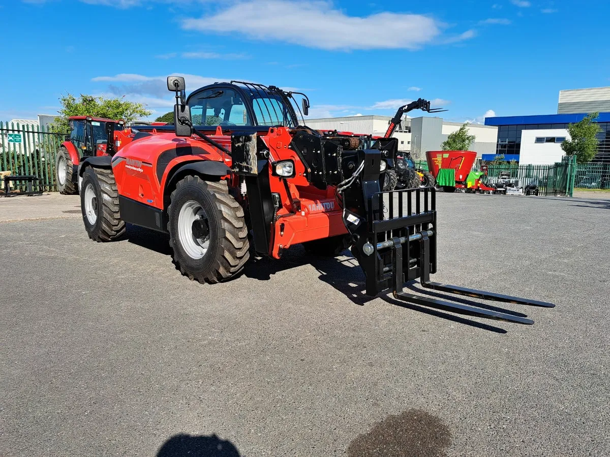 New Manitou MT1840 telescopic loader - Image 4