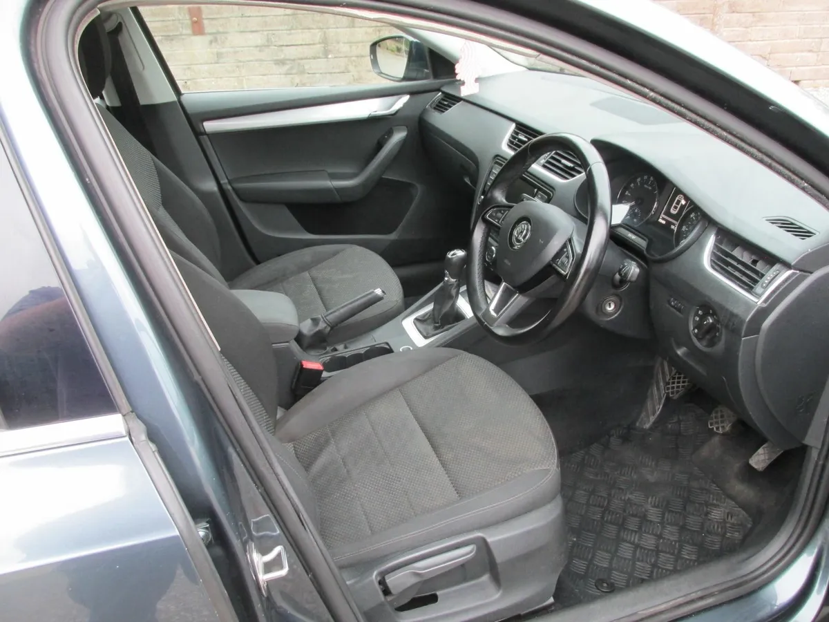 Skoda Octavia 2017 - Image 2