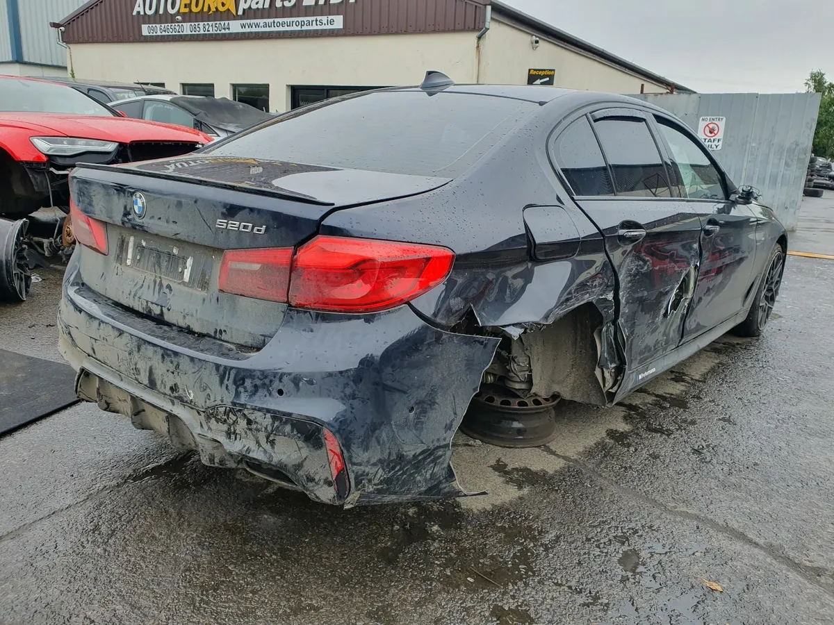 17 BMW 520D G30 M-SPORT AUTOMATIC FOR BREAKING - Image 3