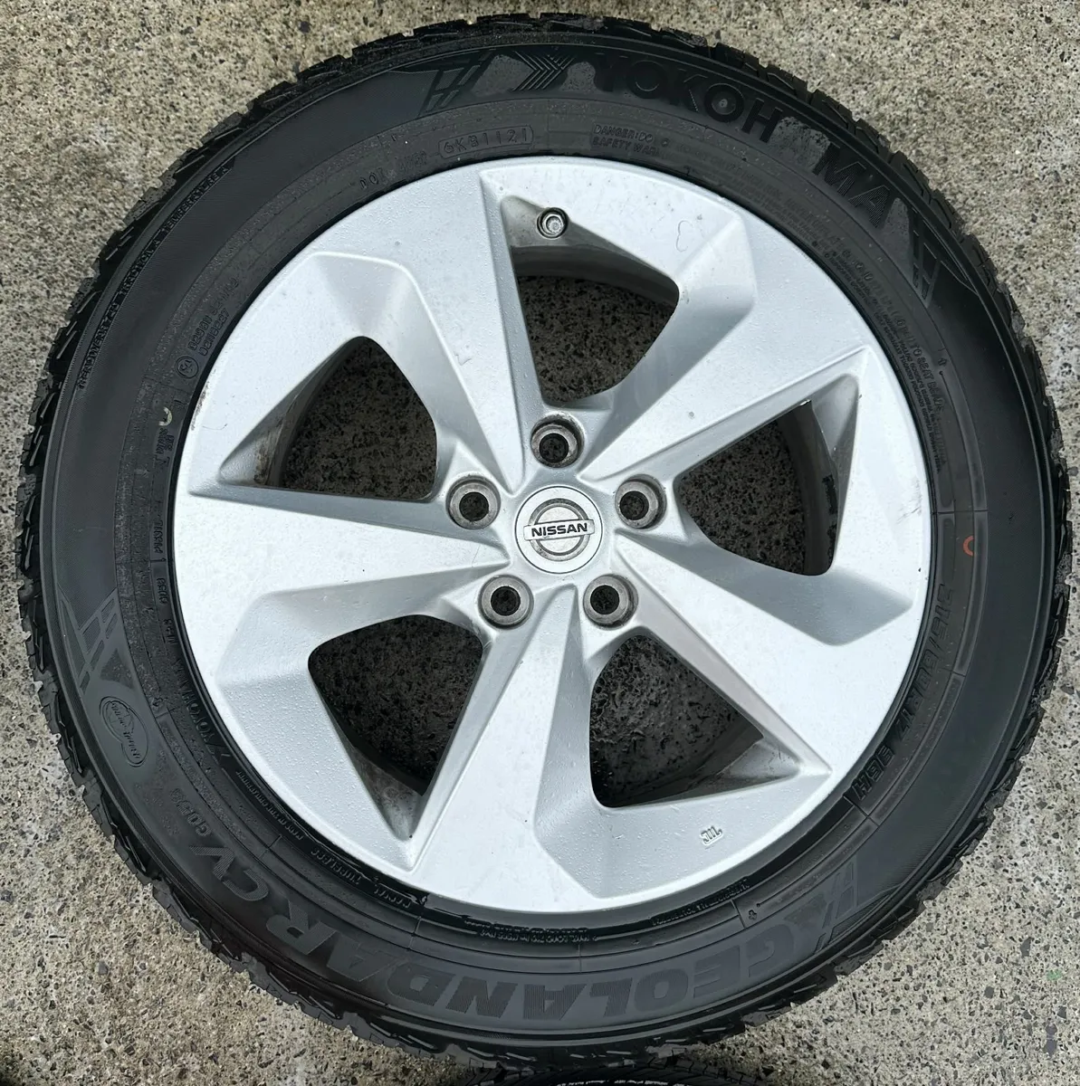 NISSAN 17" GENUINE ALLOY WHEELS - Image 1