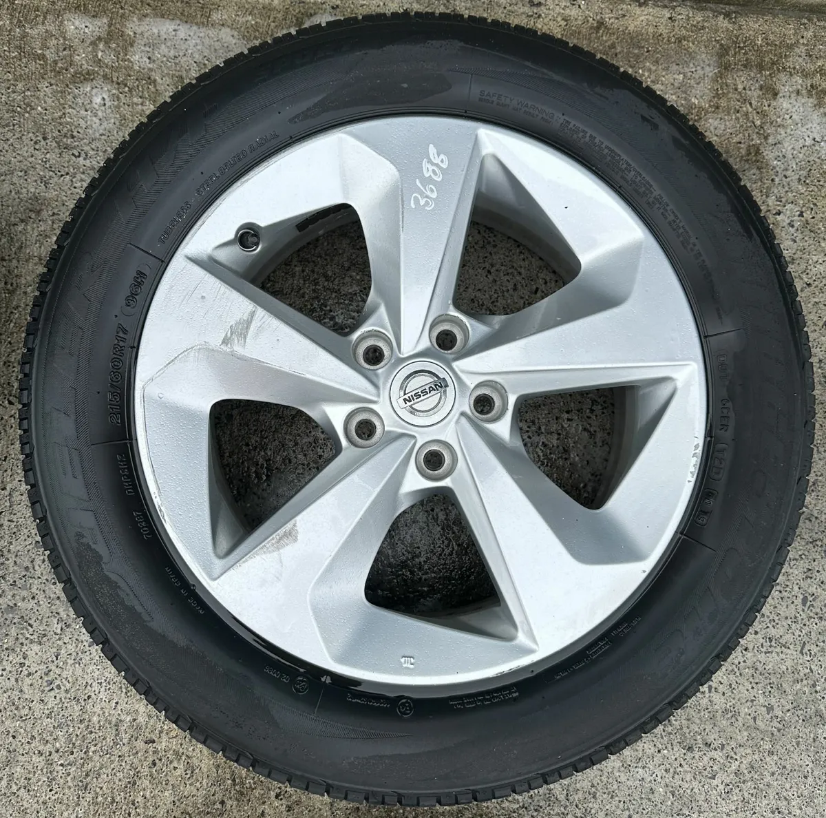 NISSAN 17" GENUINE ALLOY WHEELS - Image 4