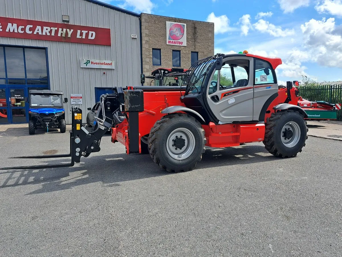 New Manitou MT1440 telescopic loader - Image 3