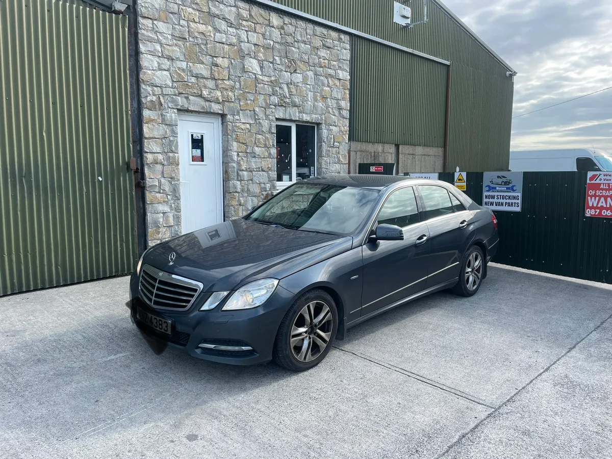 2012 Mercedes e200 diesel for dismantling - Image 1