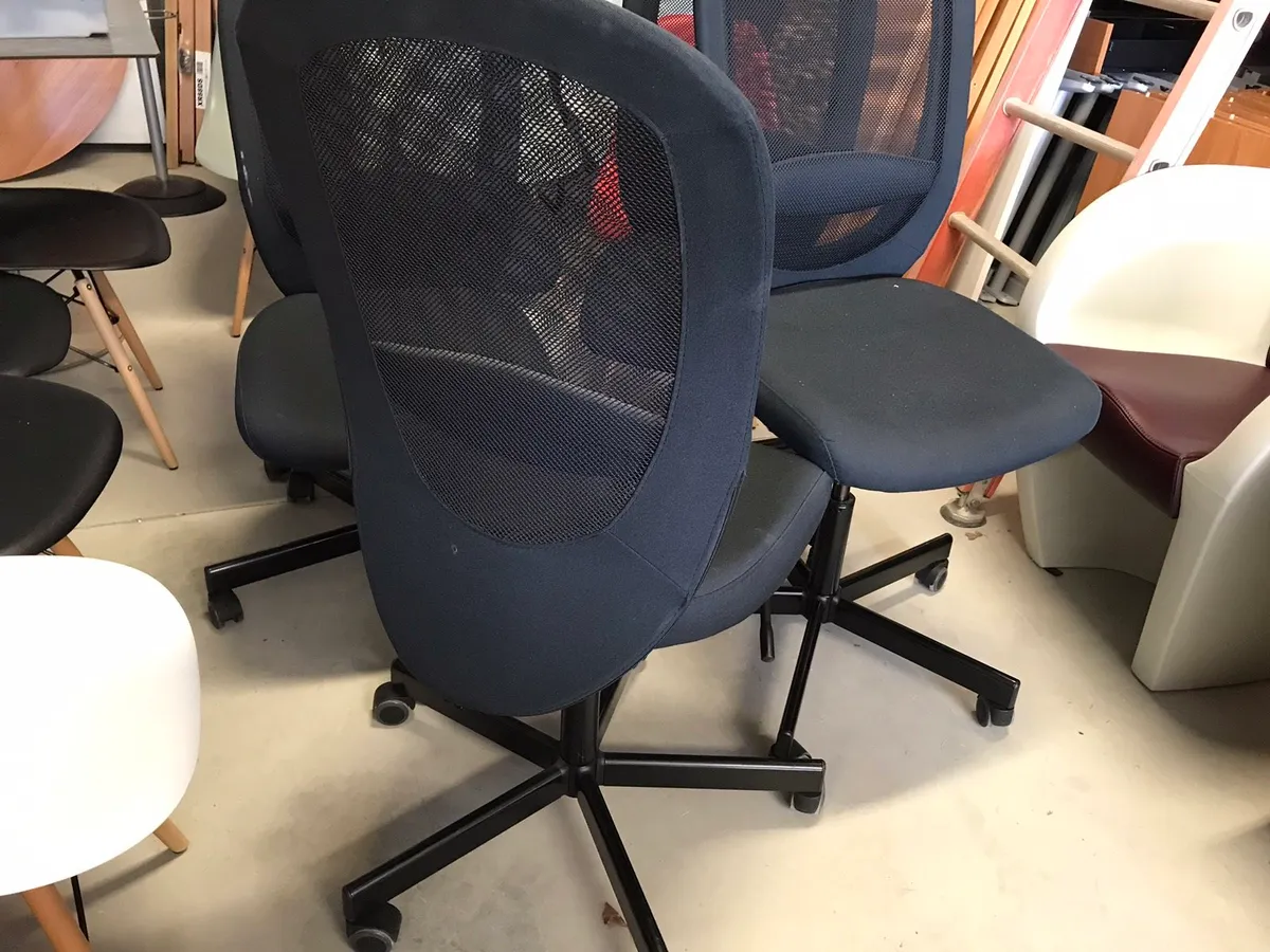 Mesh back office swivel chair - Image 3
