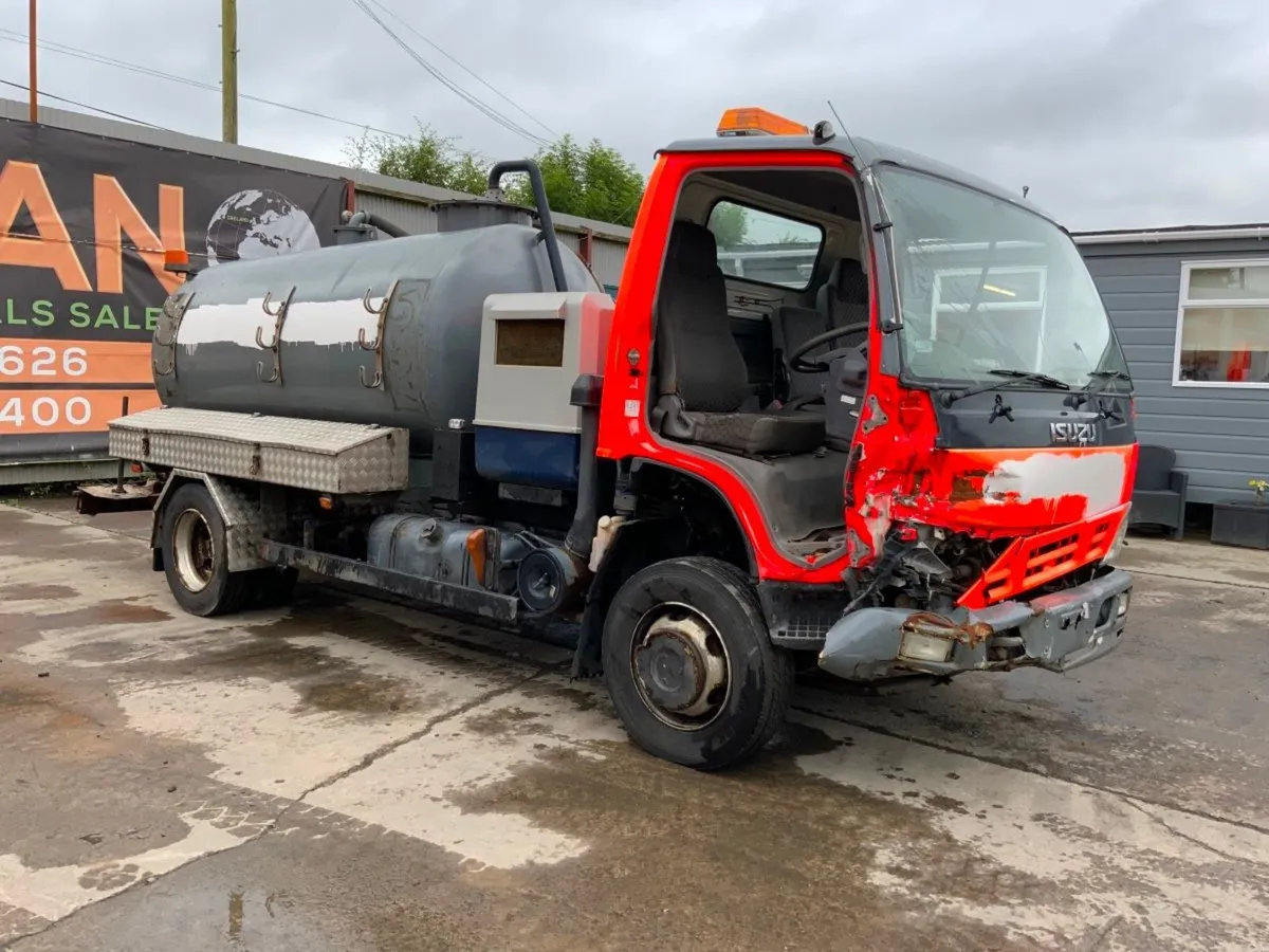 2007 ISUZU NPR 7.5t VACUUM TANKER.....PARTS. - Image 2