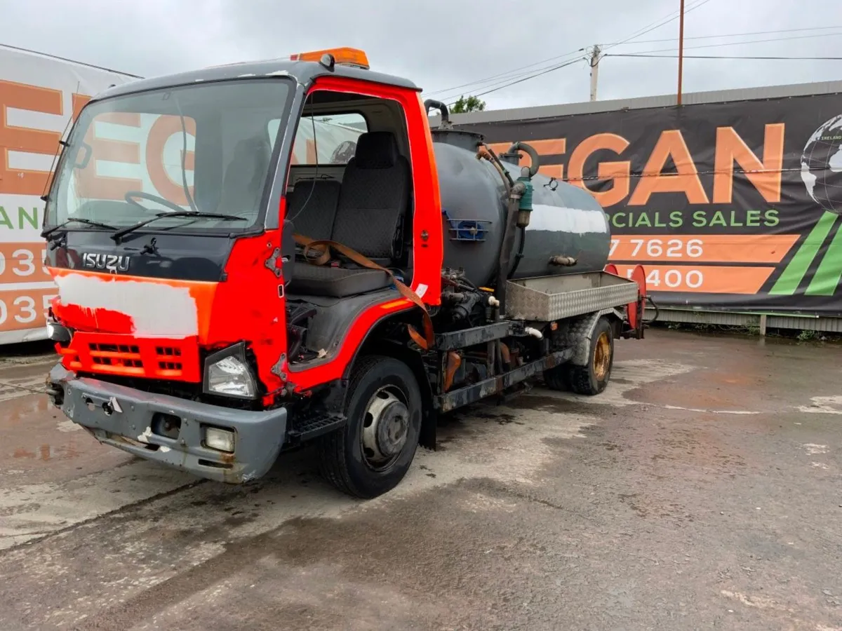 2007 ISUZU NPR 7.5t VACUUM TANKER.....PARTS.