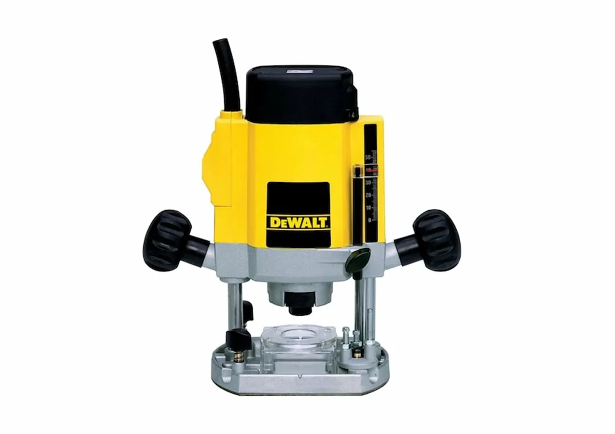 DW615-LX 8mm (1/4") Plunge Router 110v