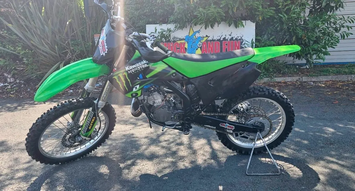 RARE Kawasaki Kx 125 mx 2T Race CHOICE DELIVERY - Image 1