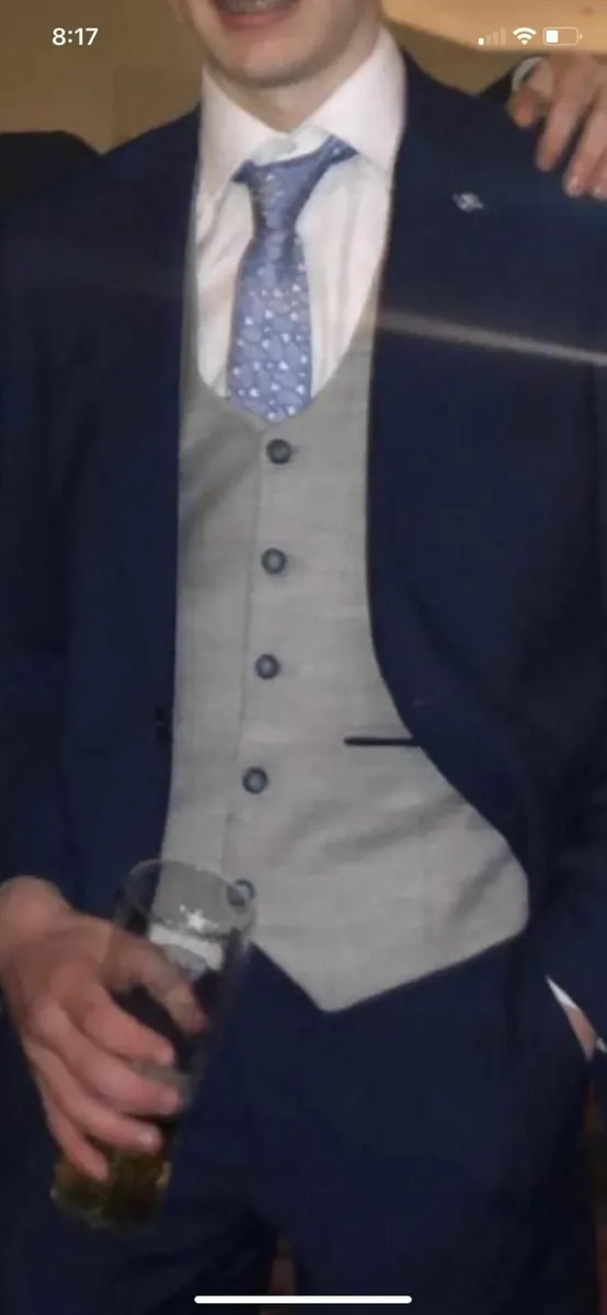 TAILORED Suit - Image 3