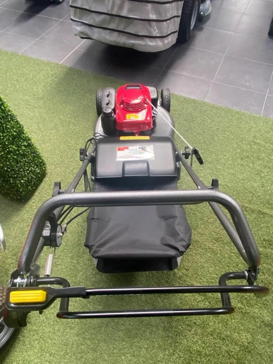 Roller mower - Image 3