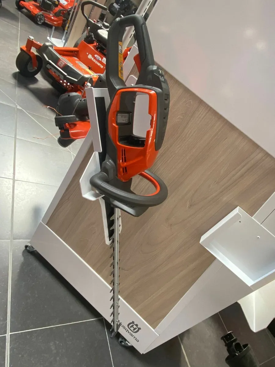 Battery hedge trimmer - Image 1