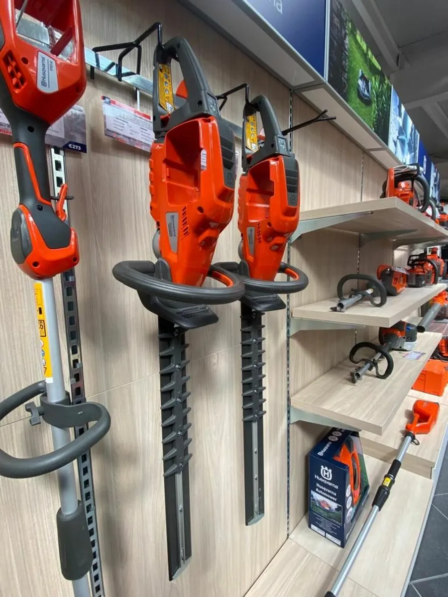 Battery hedge trimmer - Image 1