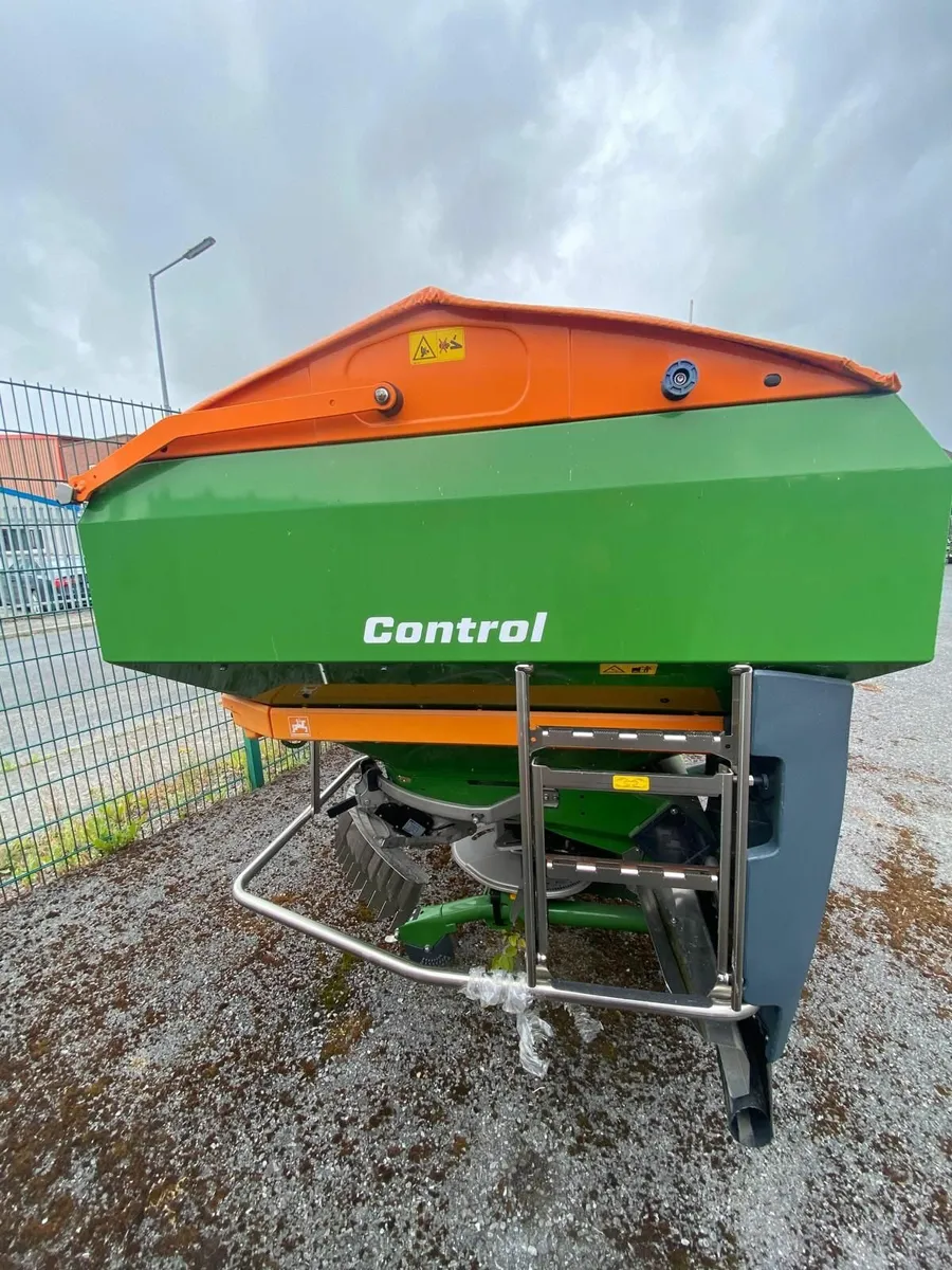 Amazone Fertilizer Spreader - SN 15591 - Tullow - Image 3