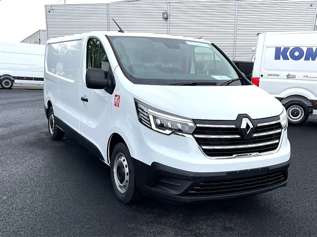 Renault Trafic LWB 130 HP Red Edition A/C - Image 1