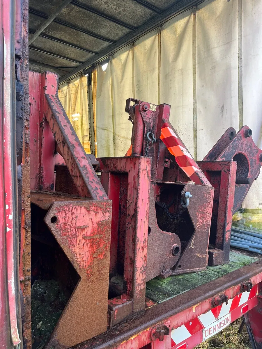 Pole erectors - Image 4