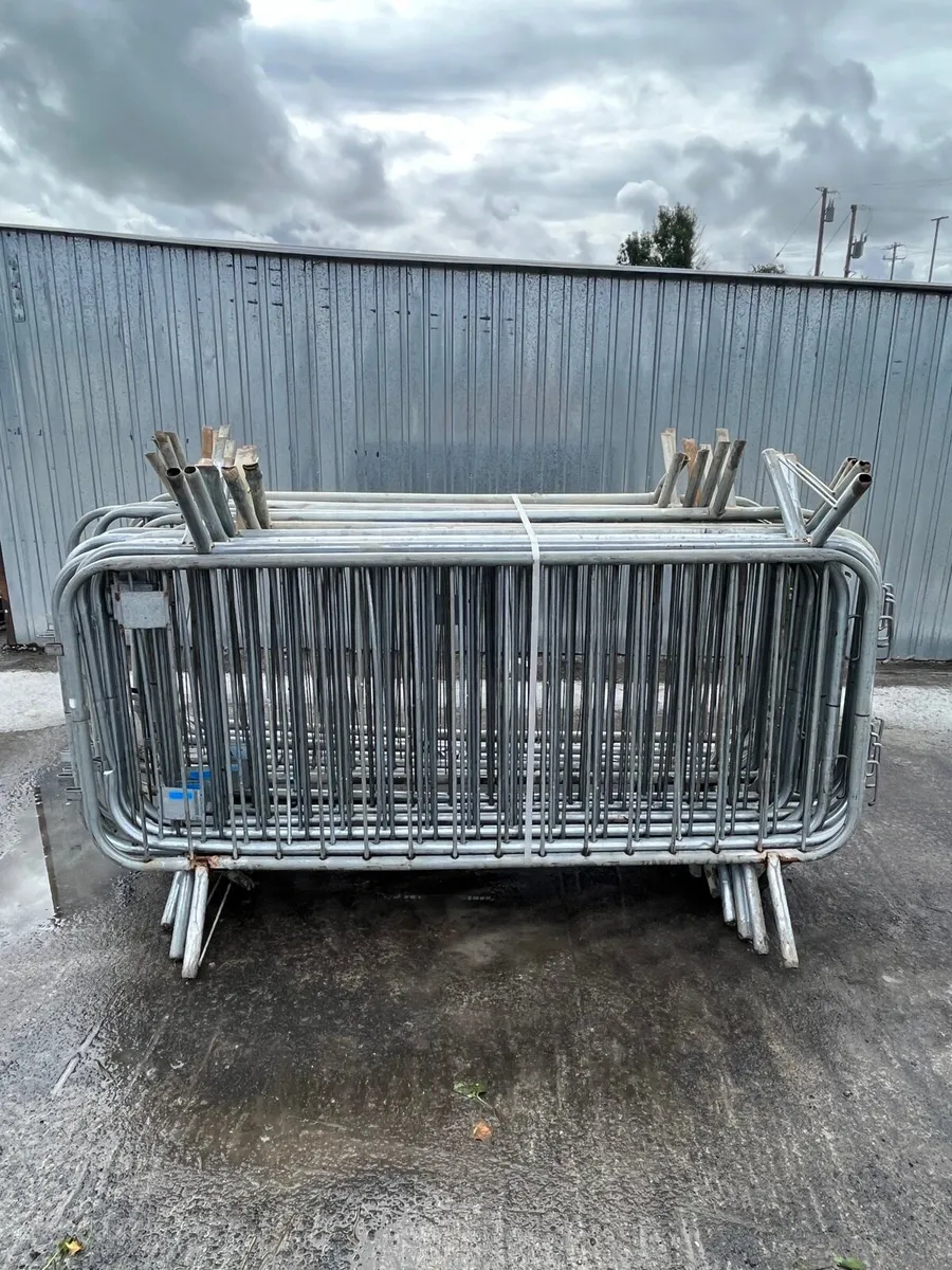 Large Selection of Crowd Control  Barriers - Image 2