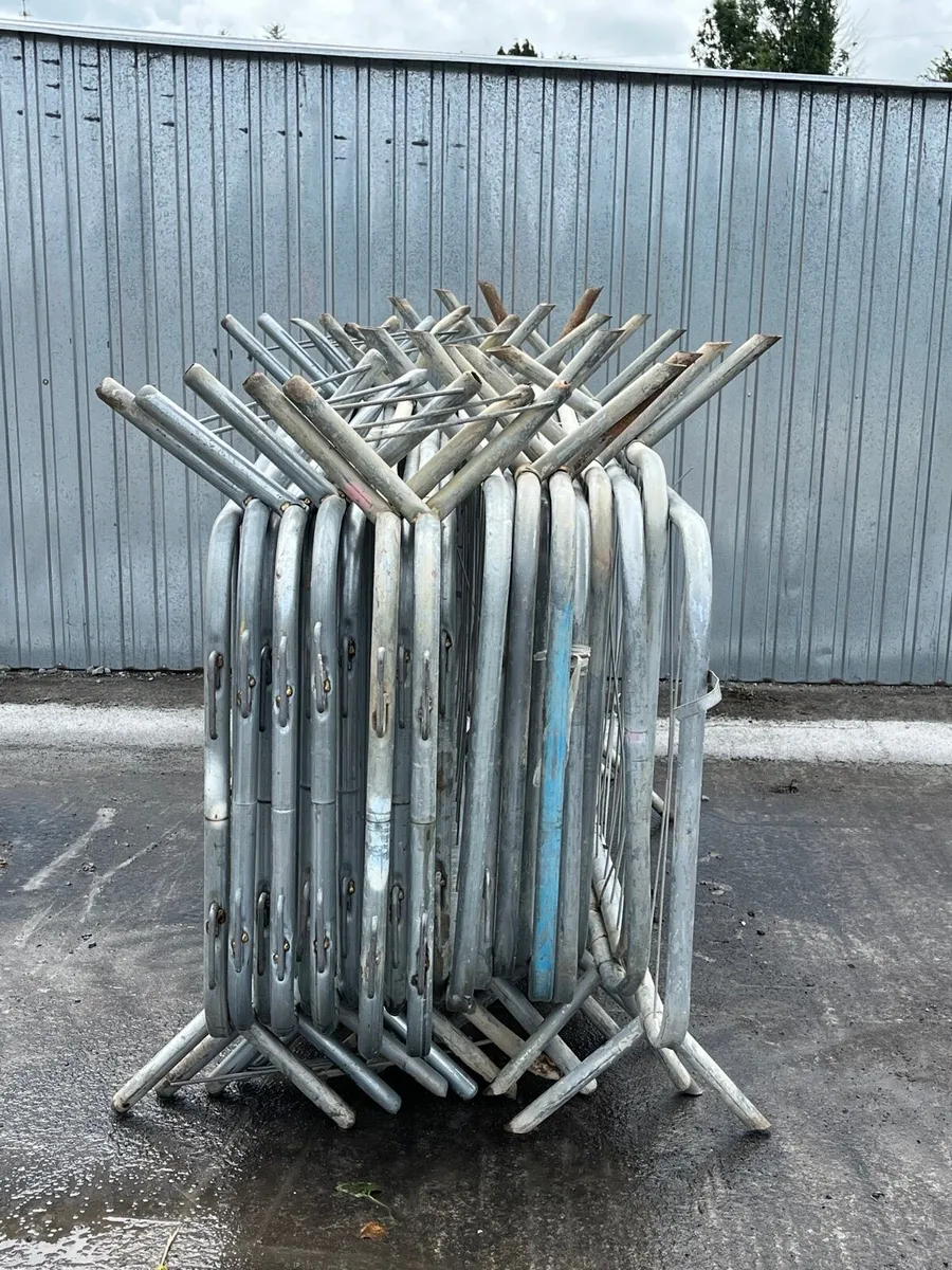 Large Selection of Crowd Control  Barriers - Image 4