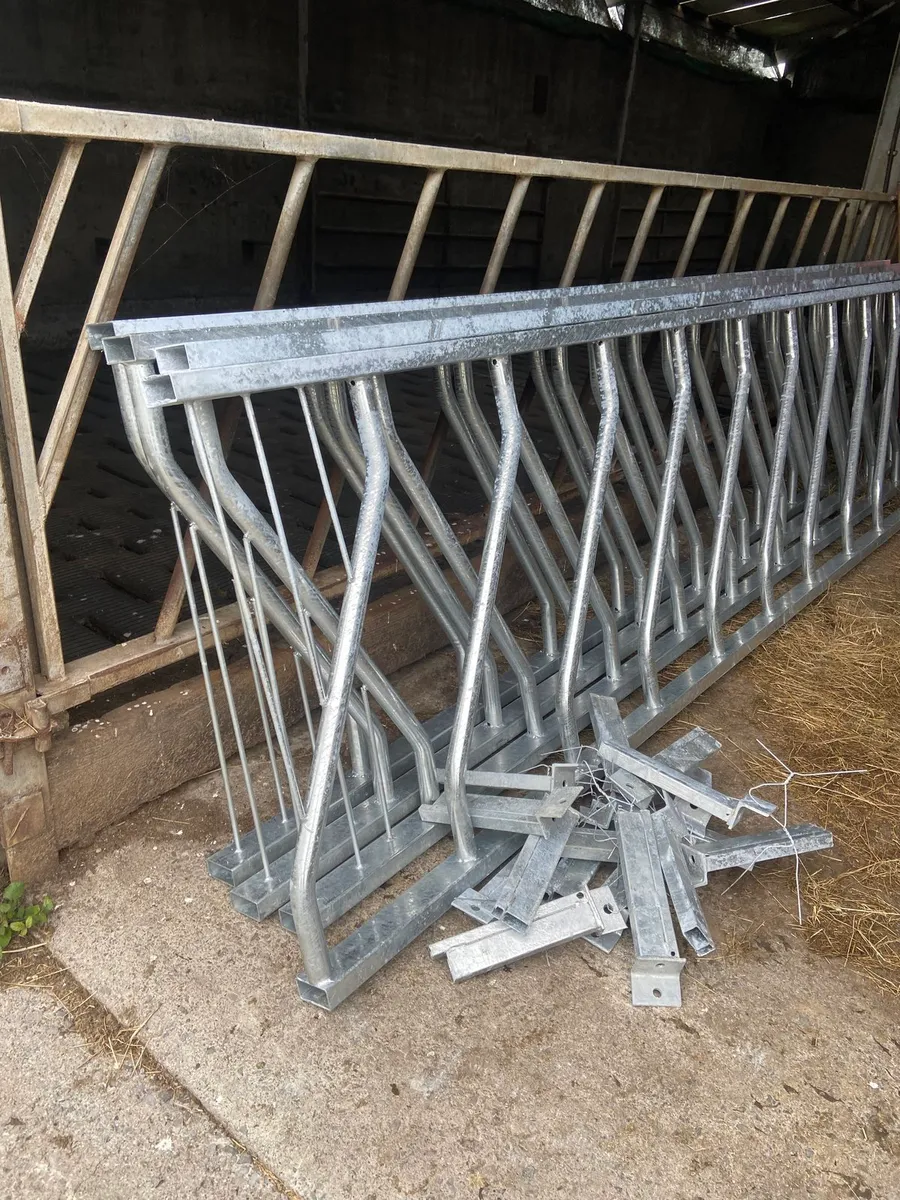 Farm, gates and barriers - Image 3