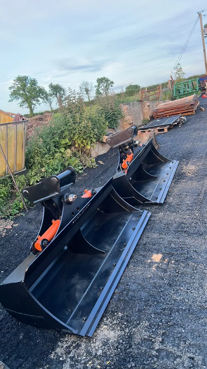 3 to 13ton  tilting buckets - Image 2