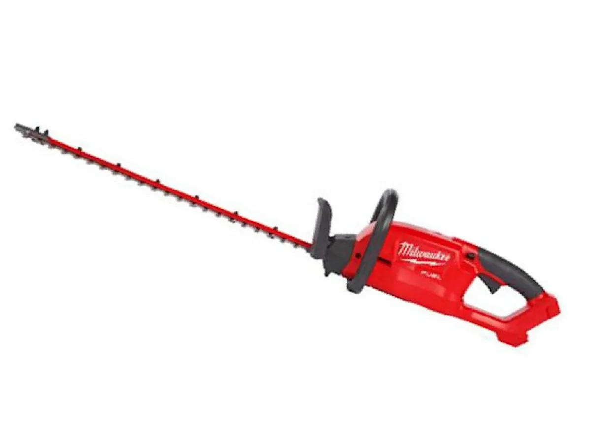 ONLY €249 Milwaukee M18 60cm Hedge Traimmer - Image 2