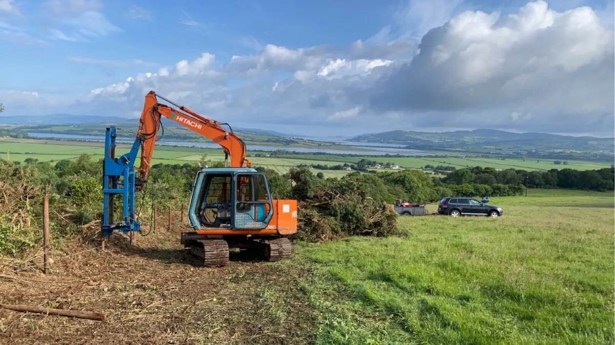 Fencing Contractor  ‘digger hedge cutter ’