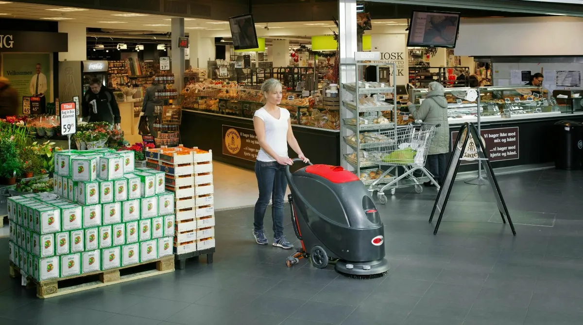 Nilfisk Viper AS510B scrubber dryer