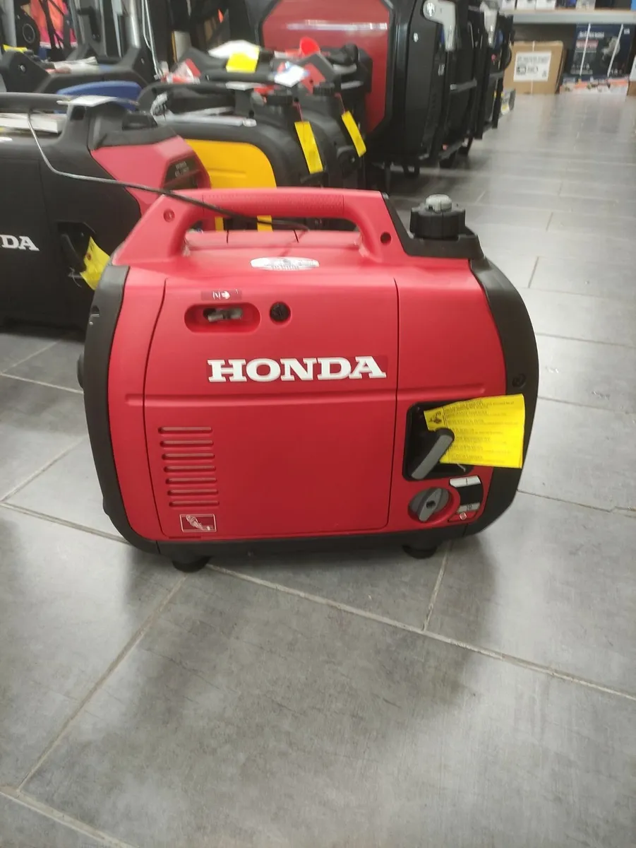 Honda EU22i Portable Silent Generator - Image 4