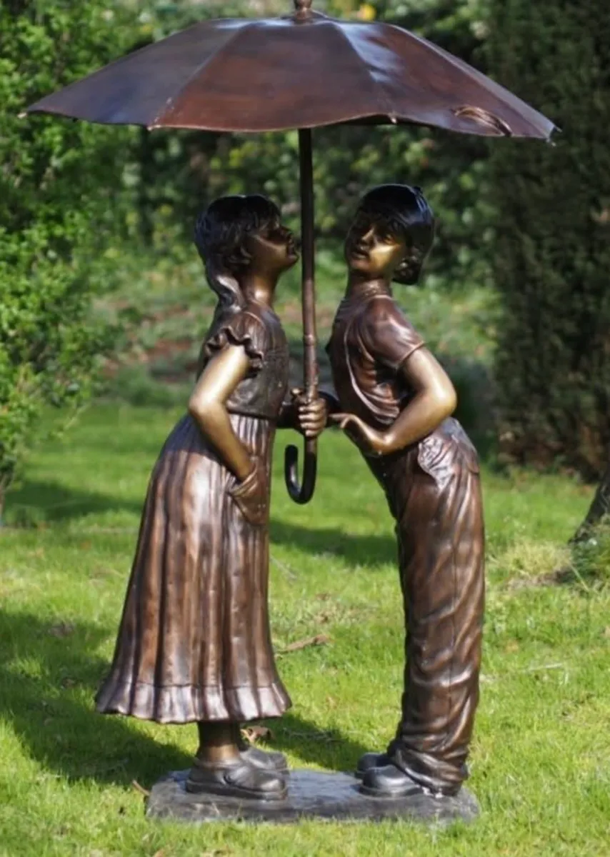 Bronze umbrella boy and girl fountain - Image 1