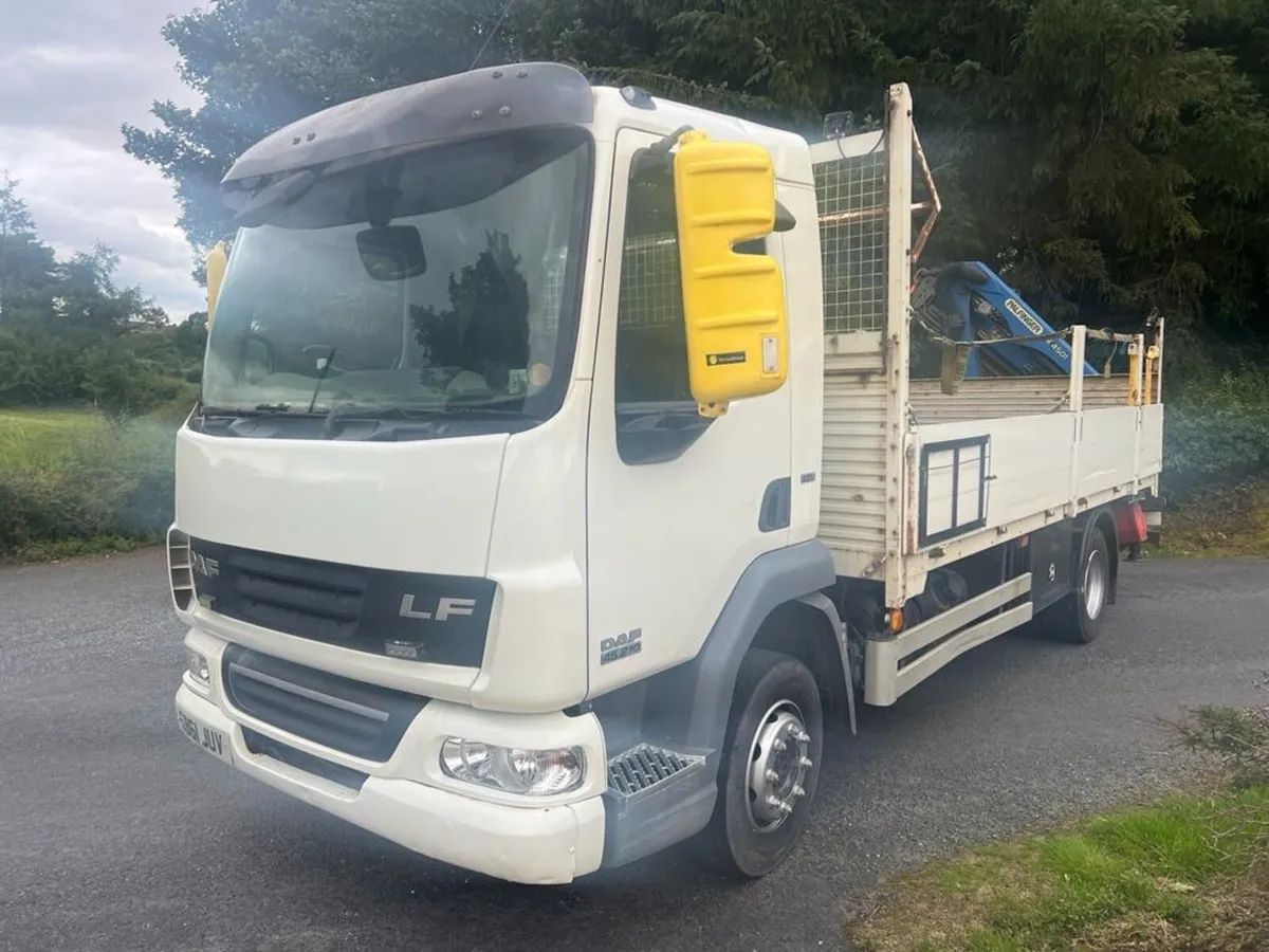 Daf LF 45/180 Dropside rear crane - Image 1