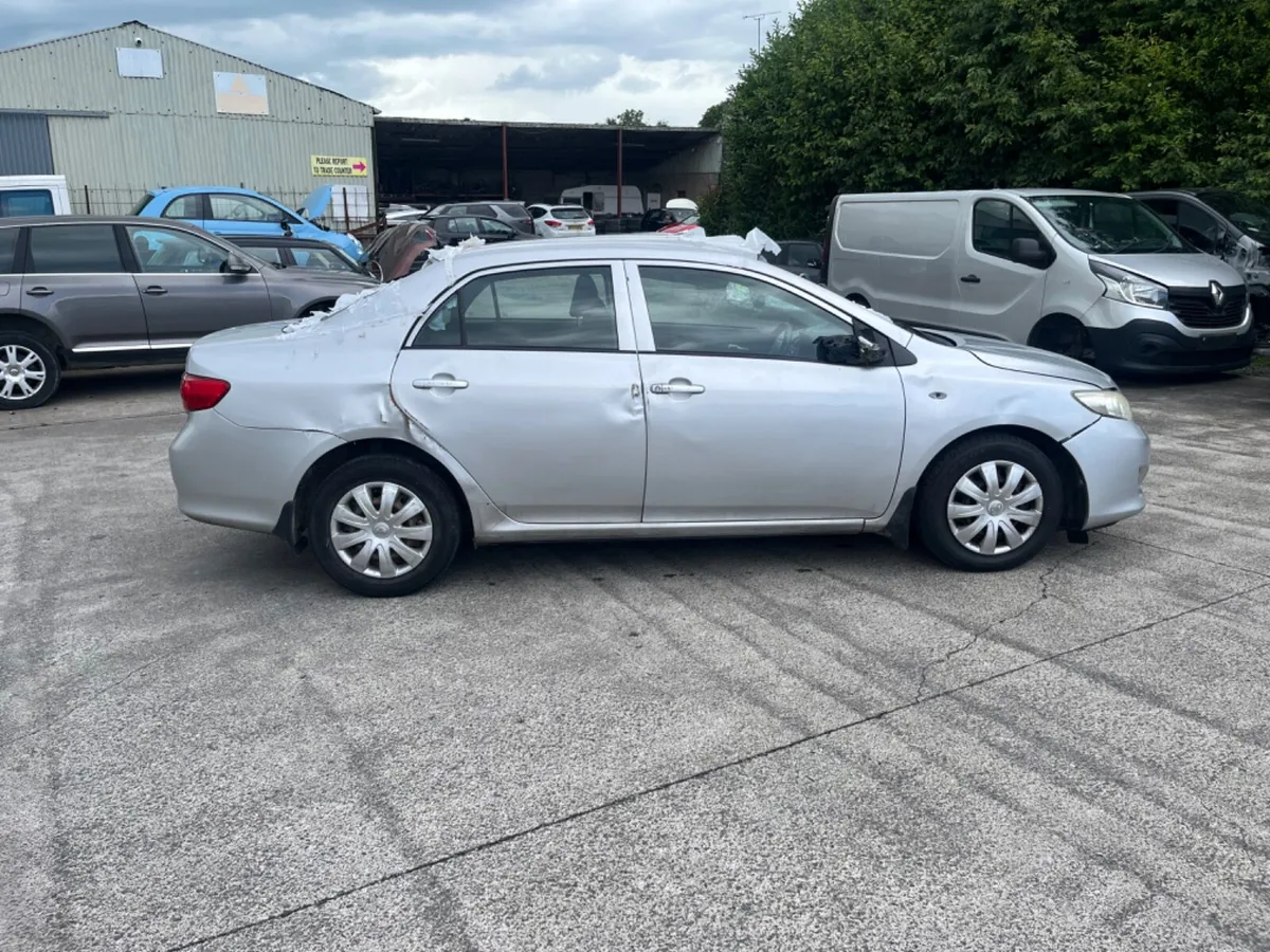 2010 Toyota Corolla saloon 1.4 D4D 5sp - Image 3