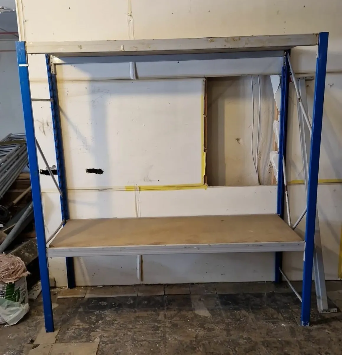 Merchandise Display units & shelving - Image 1