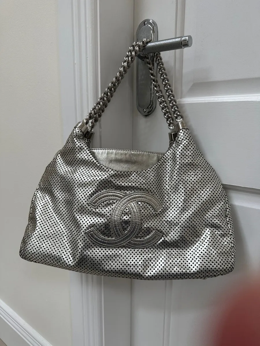 Chanel handbag - Image 1