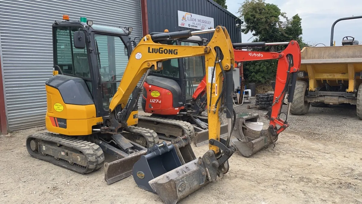 SELF DRIVE HIRE 1-20 TONNE DIGGERS 1-9TONNE DUMPER - Image 1