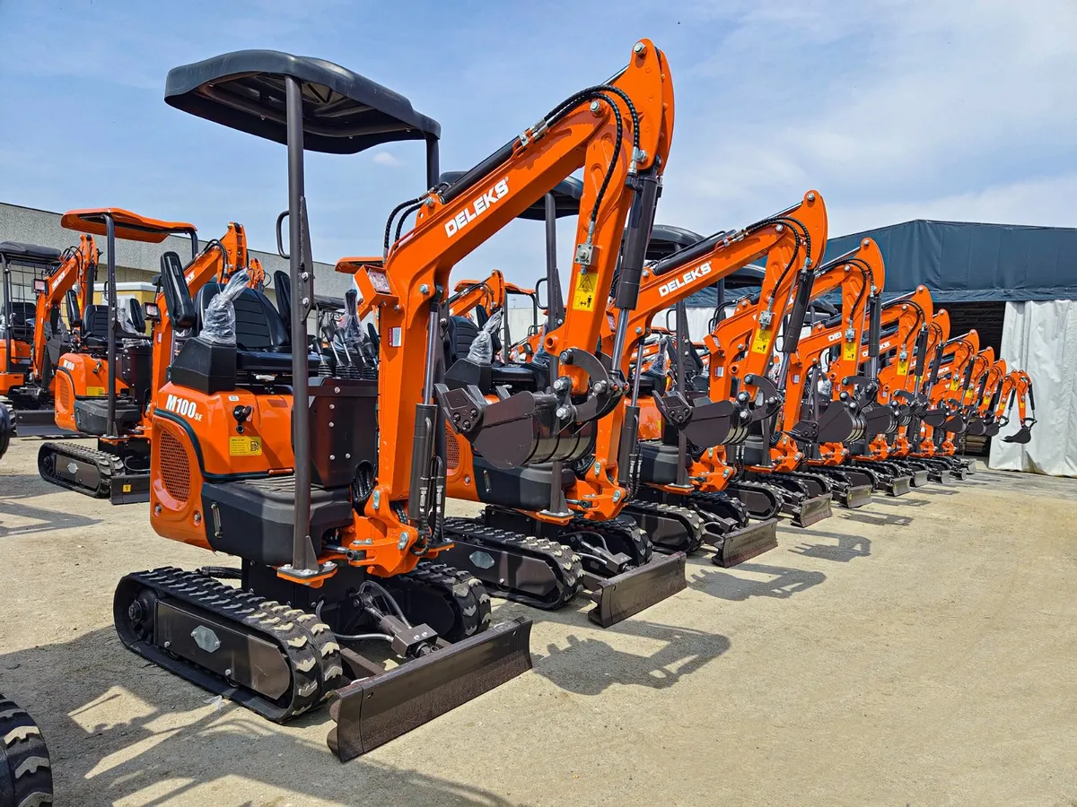 Mini excavator 1.0 ton, Kubota engine, Joysticks - Image 3