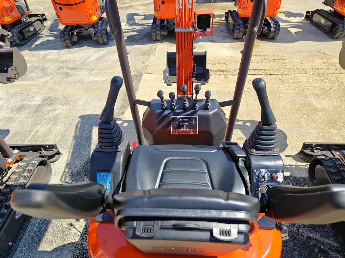 Mini excavator 1.0 ton, Kubota engine, Joysticks - Image 4