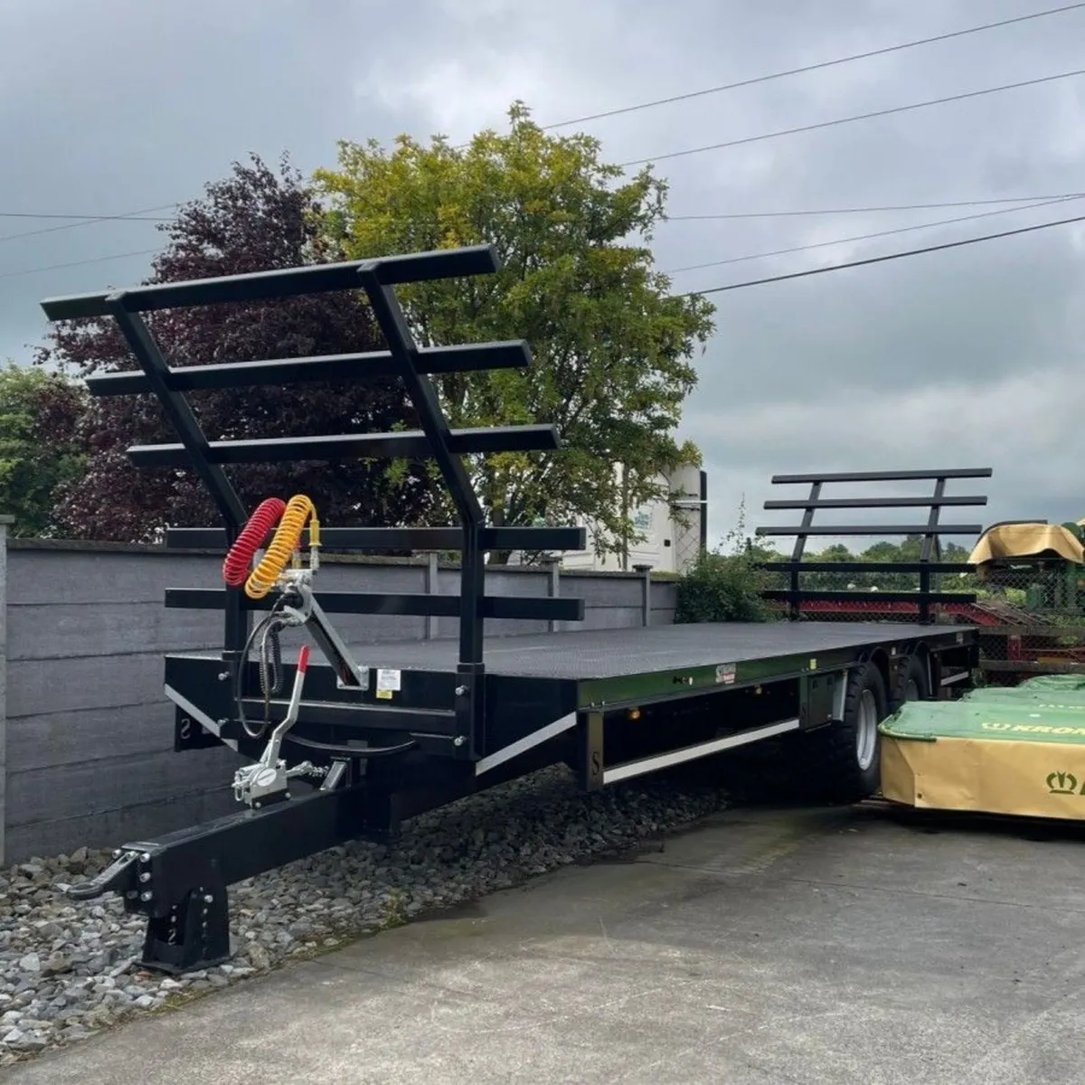 28 Foot Bale Trailer - Image 1